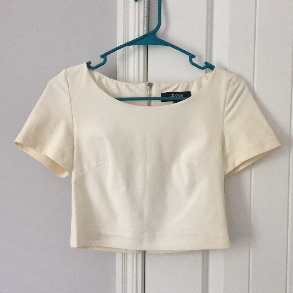 MAKE OFFER* Lulu’s Cream CropTop